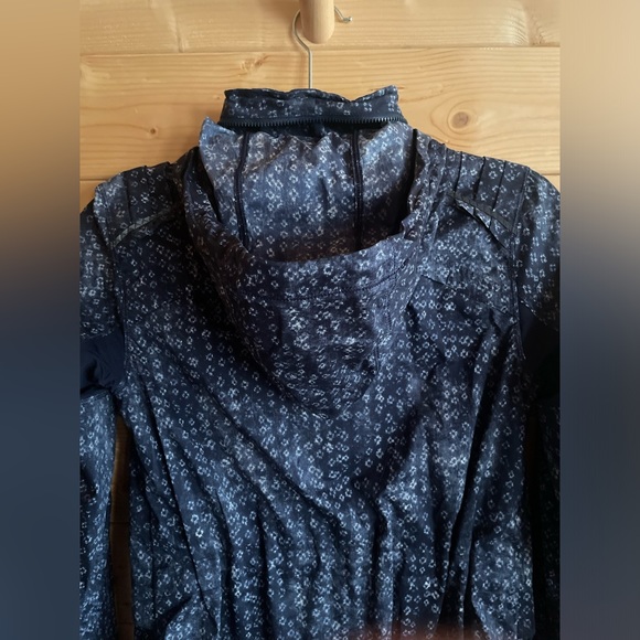Lululemon Spring Forward Jacket Kanoko Twist Inkwell Ghost Inkwell Size 4 EUC - Picture 12 of 16